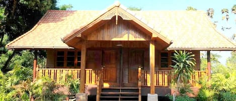 Superior Garden view with front balcony | 1 bedroom, soundproofing, free WiFi