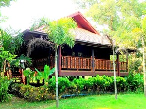 One Bedroom Villa Garden View with Round Balcony | Soundproofing, free WiFi - Siam Tara Resort (Chiang Khong)