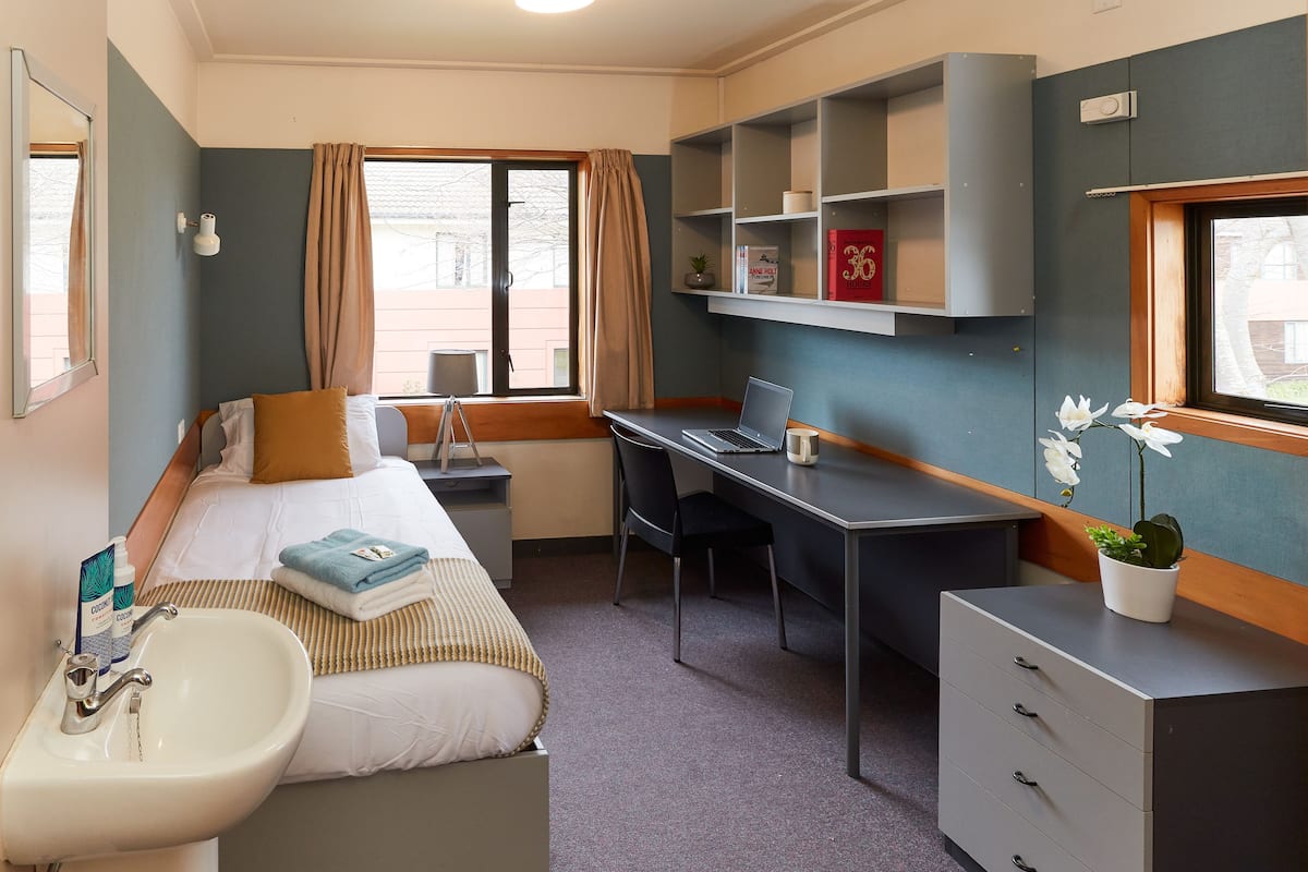 Desk, free WiFi, bed sheets