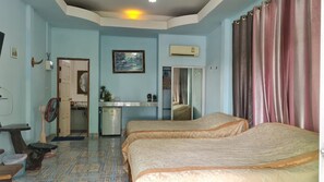 Quadruple Room | Free WiFi, bed sheets - Punpisa Resort (Sam Chuk)