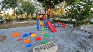 Front of property - Punpisa Resort (Sam Chuk)