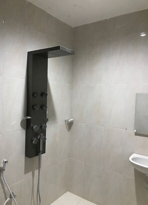 Superior-værelse | Badeværelse | Gratis toiletartikler, håndklæder