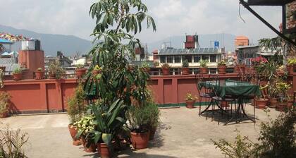 Everest Mount Holiday