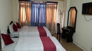 Deluxe Double Room | Desk, free WiFi - Everest Mount Holiday (Kathmandu)
