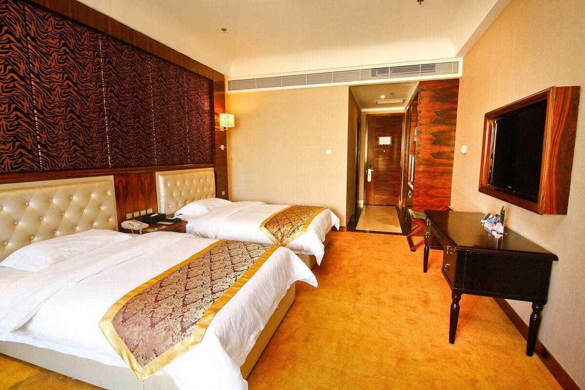 Minibar, in-room safe, desk, blackout curtains