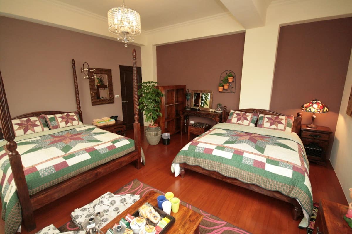 Classic Twin Room | Desk, blackout drapes, soundproofing, rollaway beds
