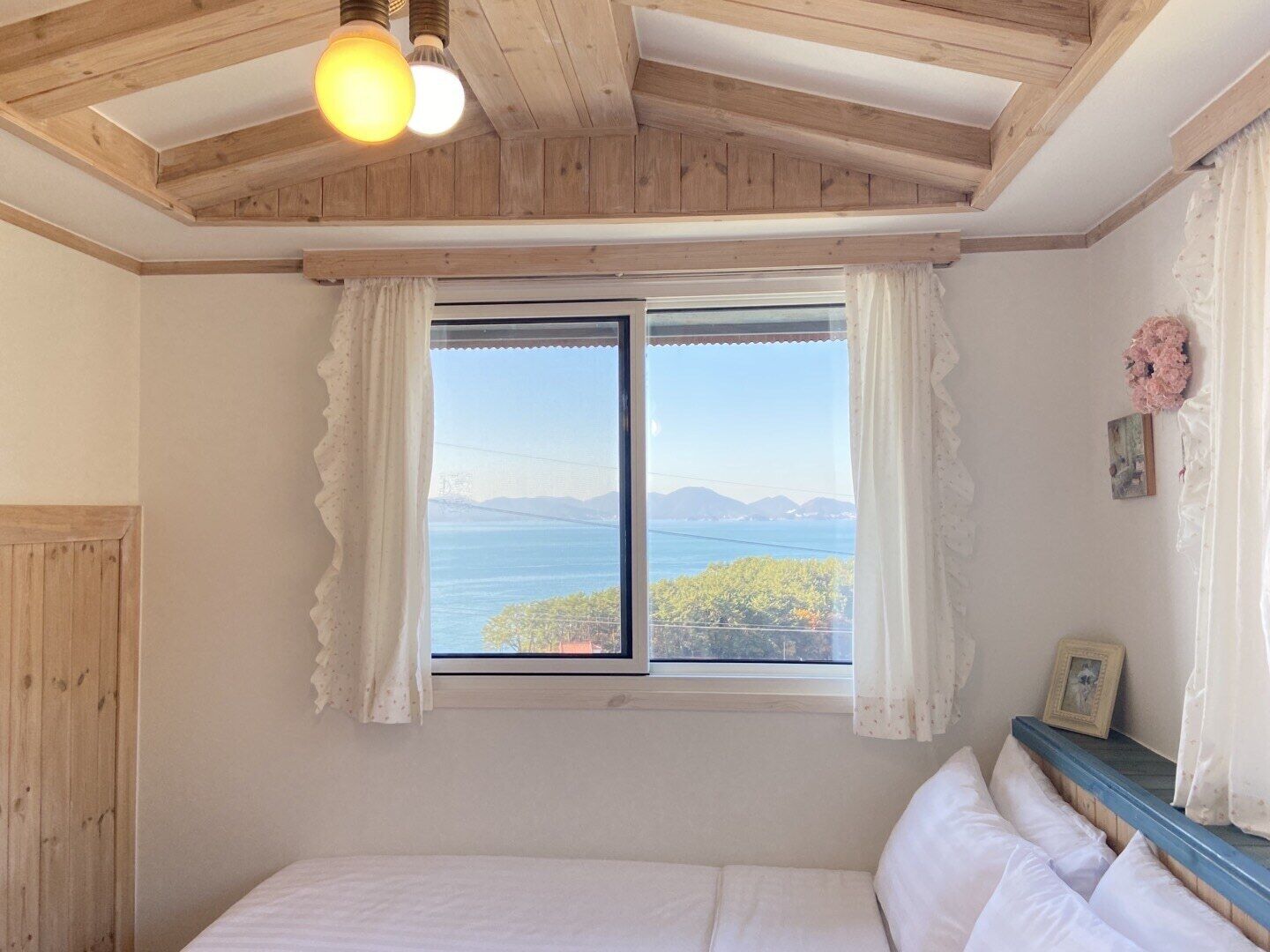 Superior Apartment, 1 Bedroom, Sea View | Soundproofing, free WiFi, bed sheets