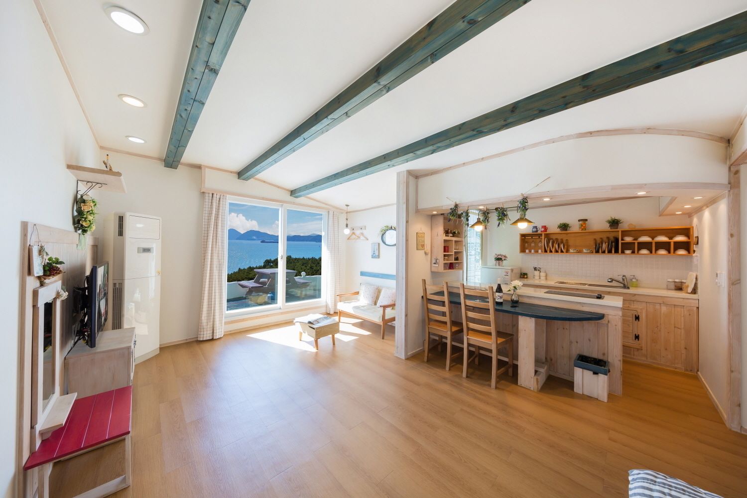 Standard Double Room, Sea View | Private kitchen | Full-size fridge, microwave, stovetop, electric kettle