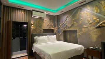 Economy Room | 1 bedroom, Egyptian cotton sheets, premium bedding, minibar