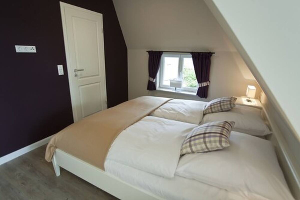 double room single use | 1 bedroom, in-room safe, free wifi, bed sheets