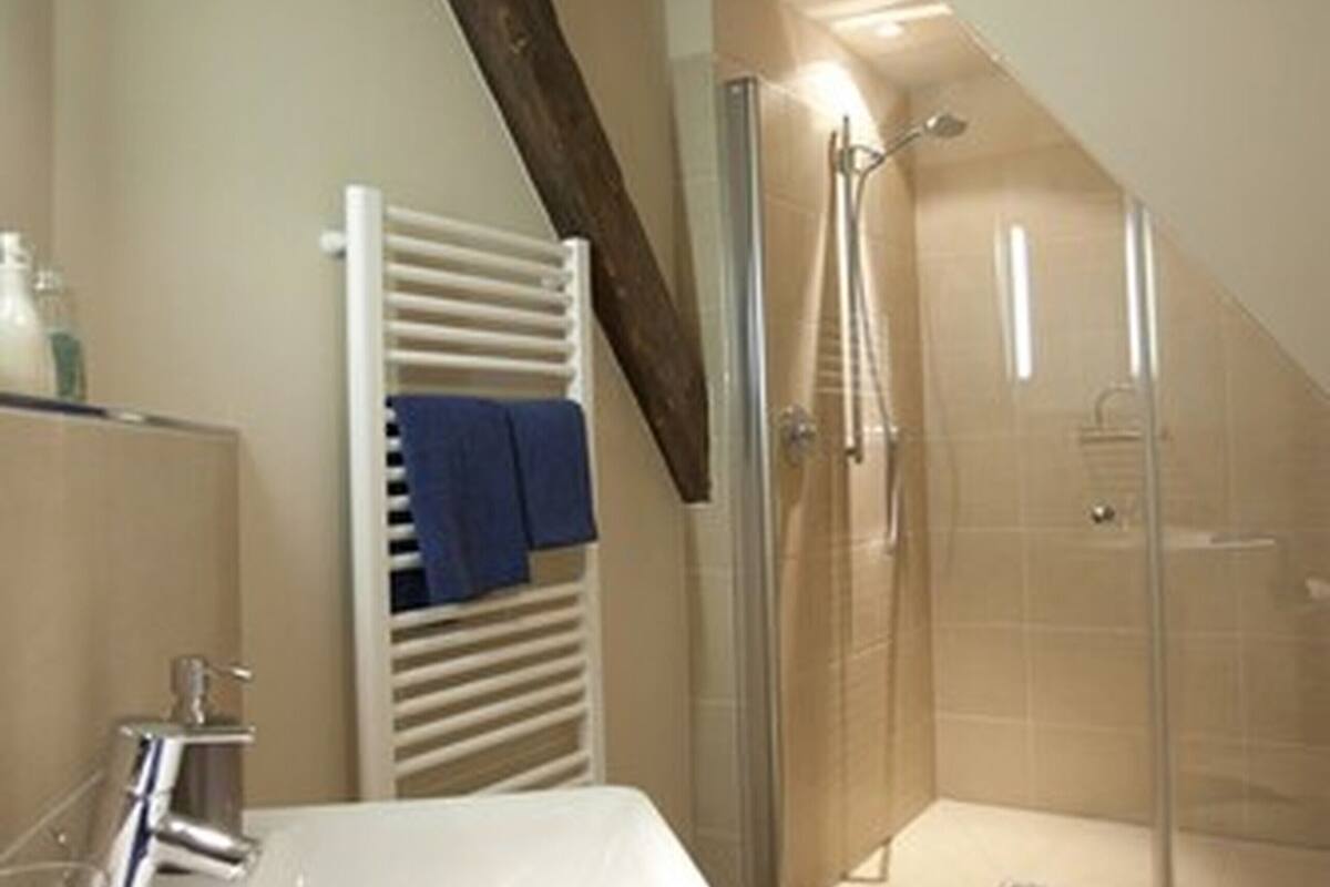 double room single use | 1 bedroom, in-room safe, free wifi, bed sheets