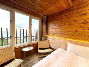 Desk, blackout curtains, free WiFi, bed sheets - DingdaiGlass Villa (Ren'ai)