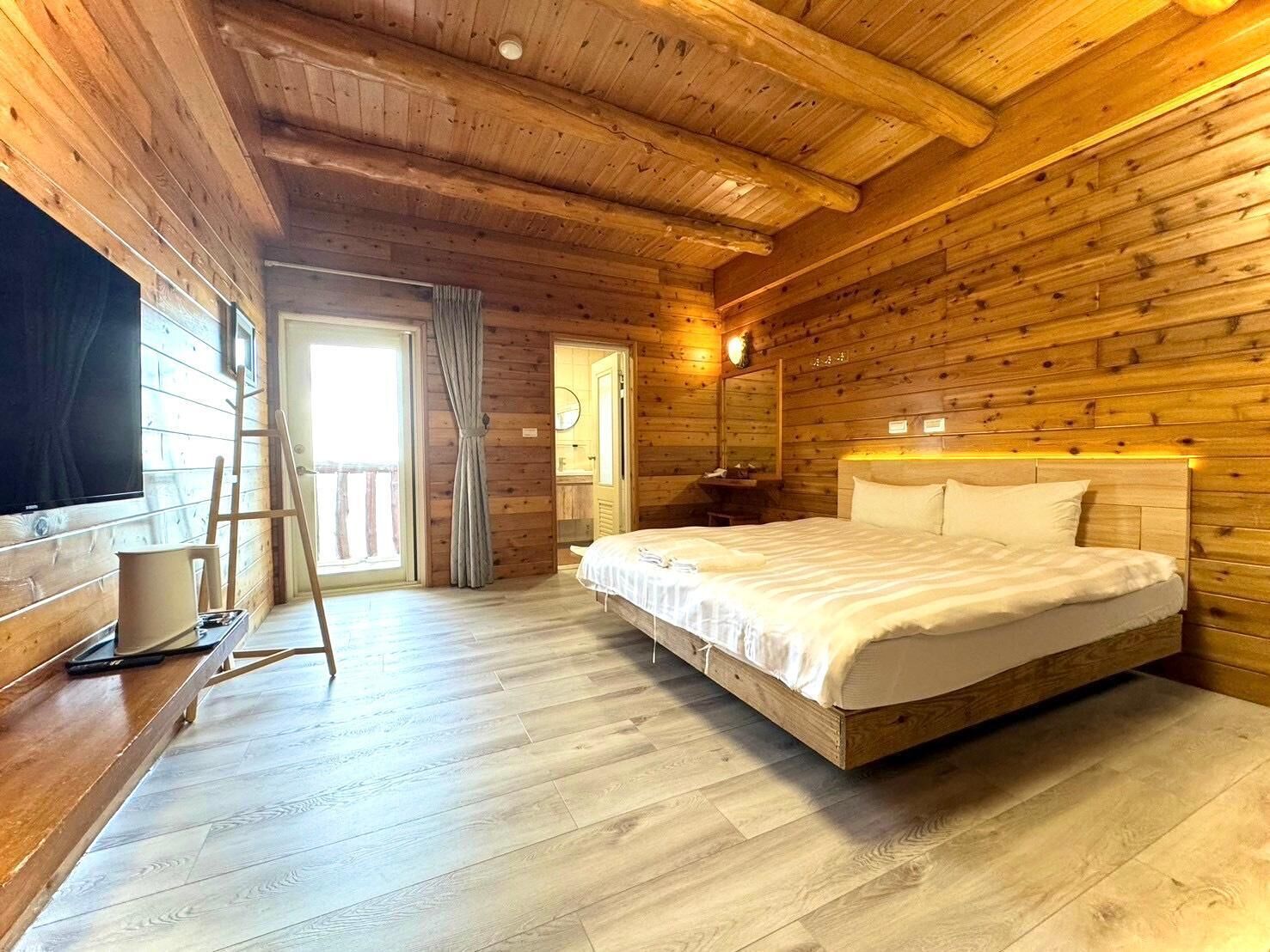 Desk, blackout curtains, free WiFi, bed sheets