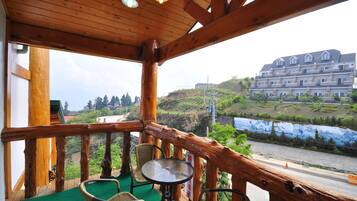 Deluxe Loft, Multiple Beds | Balcony view