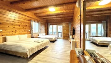 Quadrupla Deluxe | Una scrivania, tende oscuranti, Wi-Fi gratuito, lenzuola