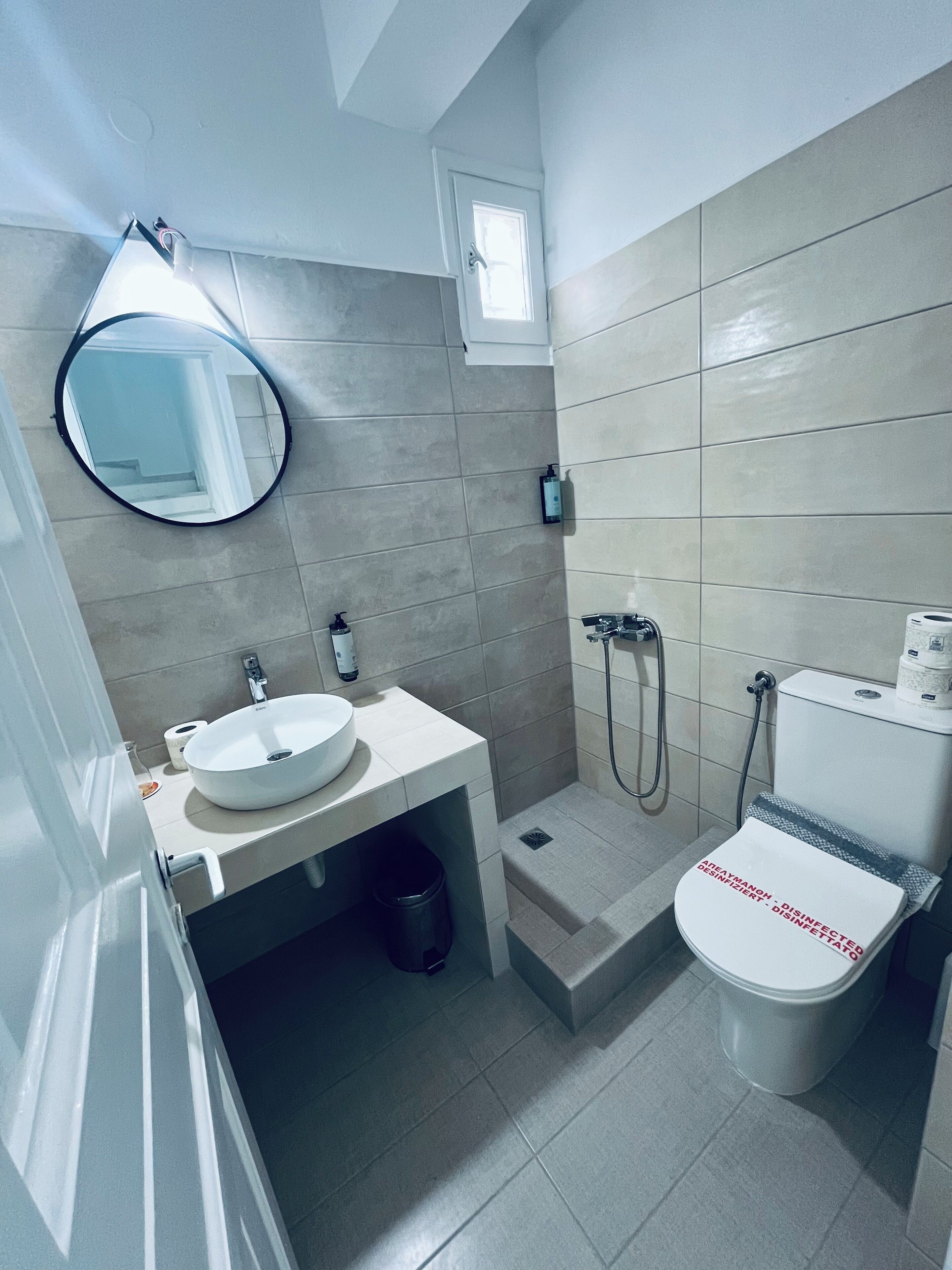 panoramic villa | bathroom | shower, free toiletries, hair dryer, towels