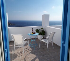 Quarto casal ou duplo, vista para o mar | Cofres nos quartos, berços grátis, roupa de cama