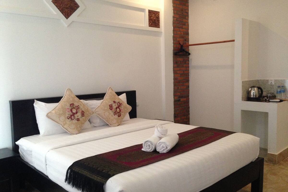 King Room | Minibar, in-room safe, desk, blackout curtains