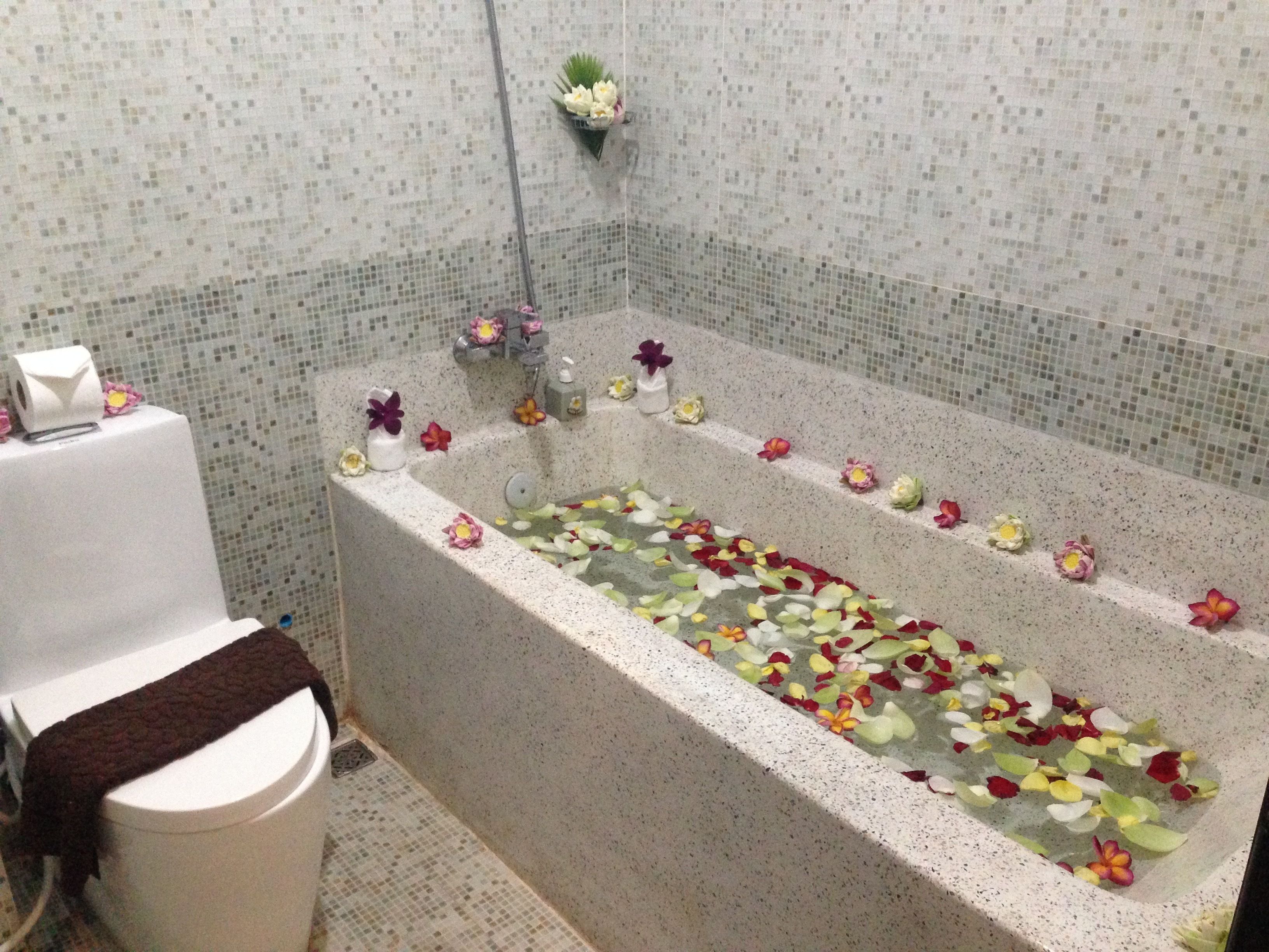 Articles de toilette gratuits, sèche-cheveux, chaussons