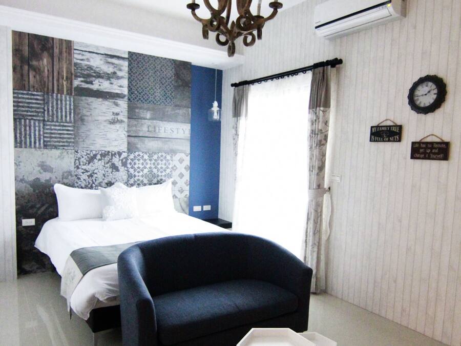 Doppelzimmer | Individuell dekoriert, individuell eingerichtet, Schreibtisch