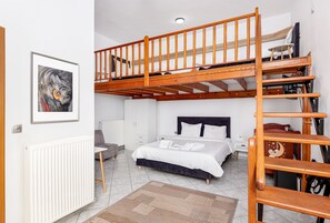 Habitación cuádruple familiar | Decoración individual y mobiliario individual