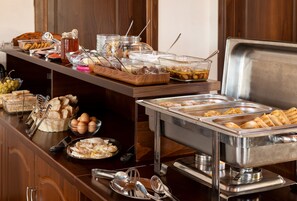Daily buffet breakfast (EUR 5 per person)