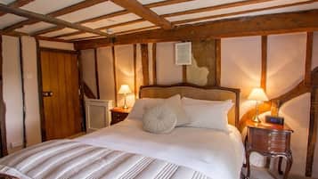 Standard Double Room, Ensuite, Garden View