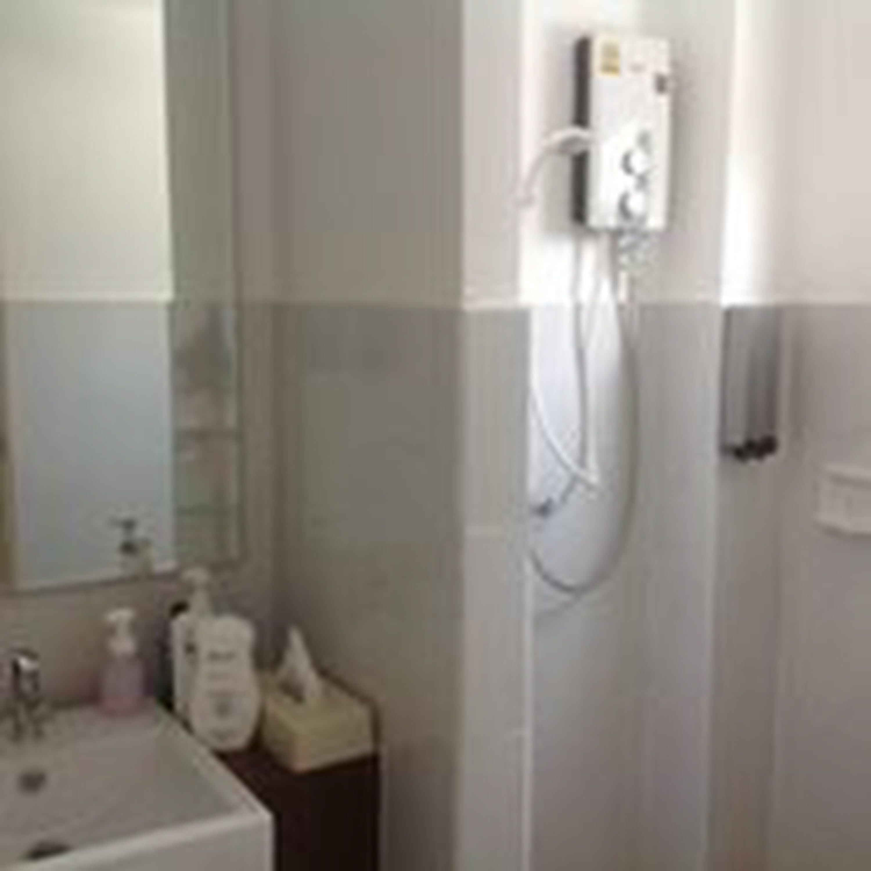 Shower, towels