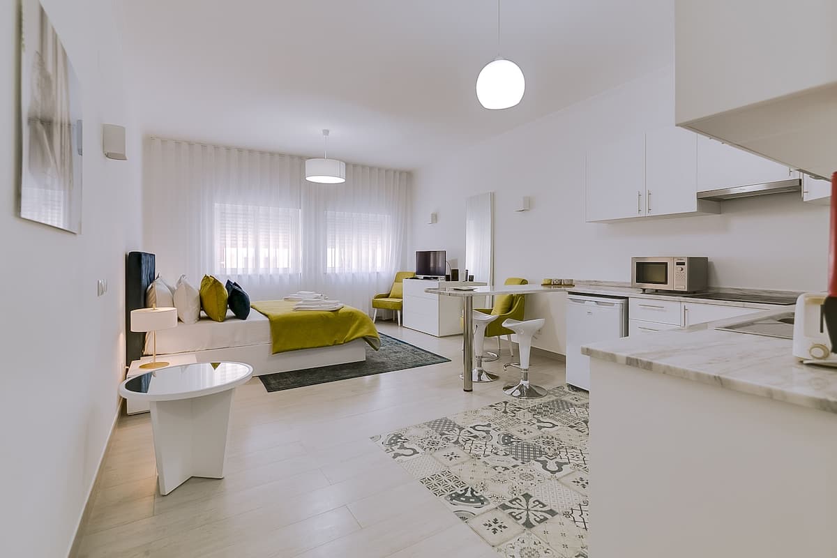 Estudio | Decoración personalizada y muebles diferentes