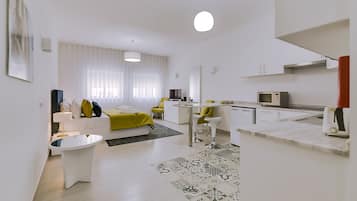 Studio | Yksilöllisesti sisustettu, yksilöllisesti kalustettu