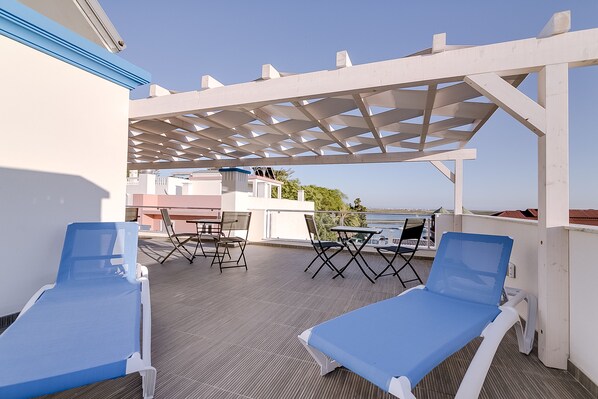Sun deck