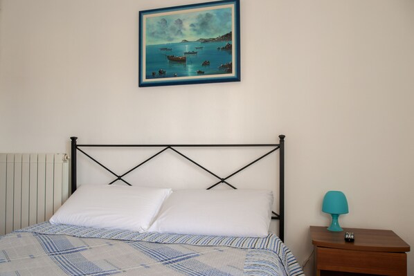 Double Room | Iron/ironing board, free WiFi