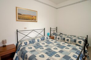 Iron/ironing board, free WiFi - Albergo Ardenza (Livorno)