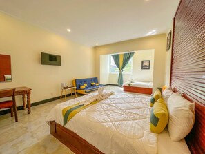 Comfort Twin Room, 2 Bedrooms, Pool View