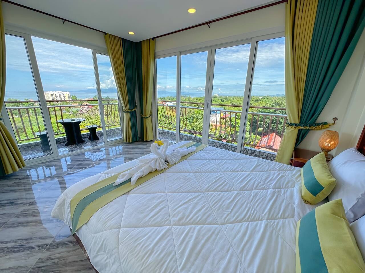 Wifi gratis y ropa de cama 