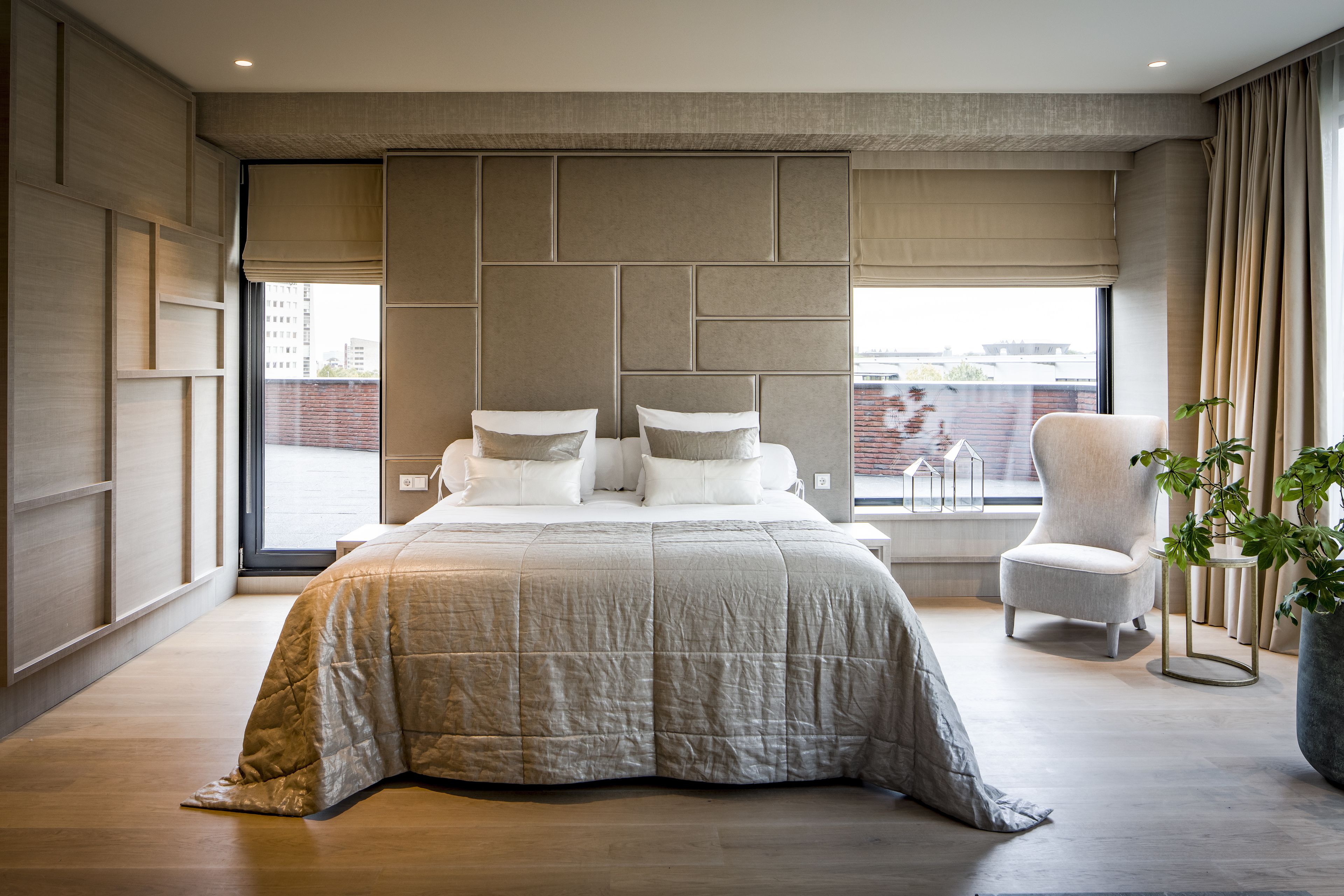 suite | in-room safe, desk, soundproofing, free wifi