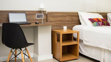 Suite estándar | Ropa de cama de alta calidad, camas con pillow-top y minibar