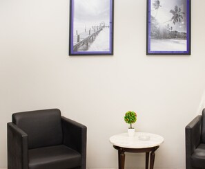 42-inch LCD TV with digital channels, TV, books - Icarai Suites (Niteroi)