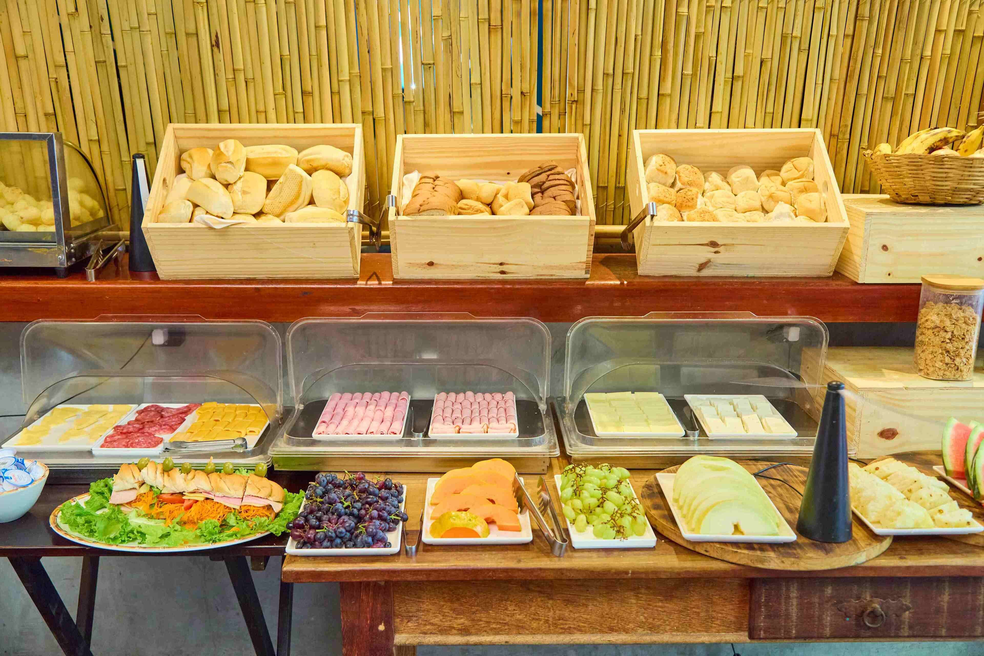 Desayuno para llevar gratuito y diario