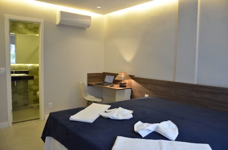 Ropa de cama de alta calidad, colchones con pillow-top y minibar