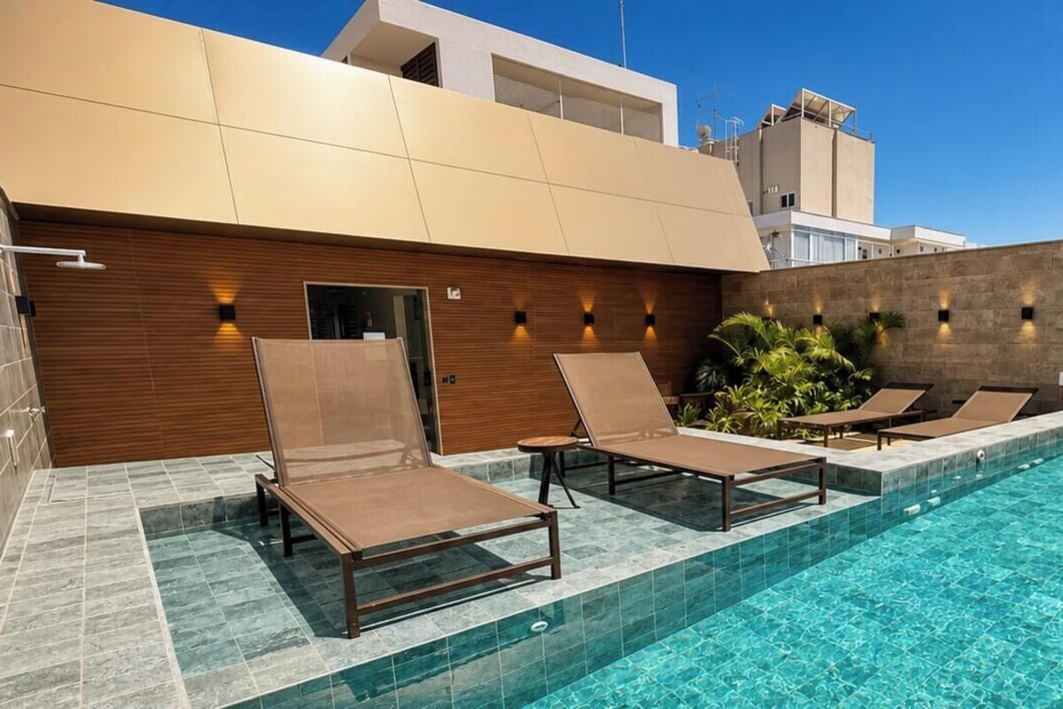 Deluxe studio, 2 tweepersoonsbedden | Terras