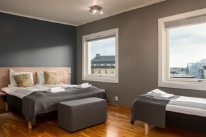 Ropa de cama de alta calidad, escritorio y sistema de insonorización 