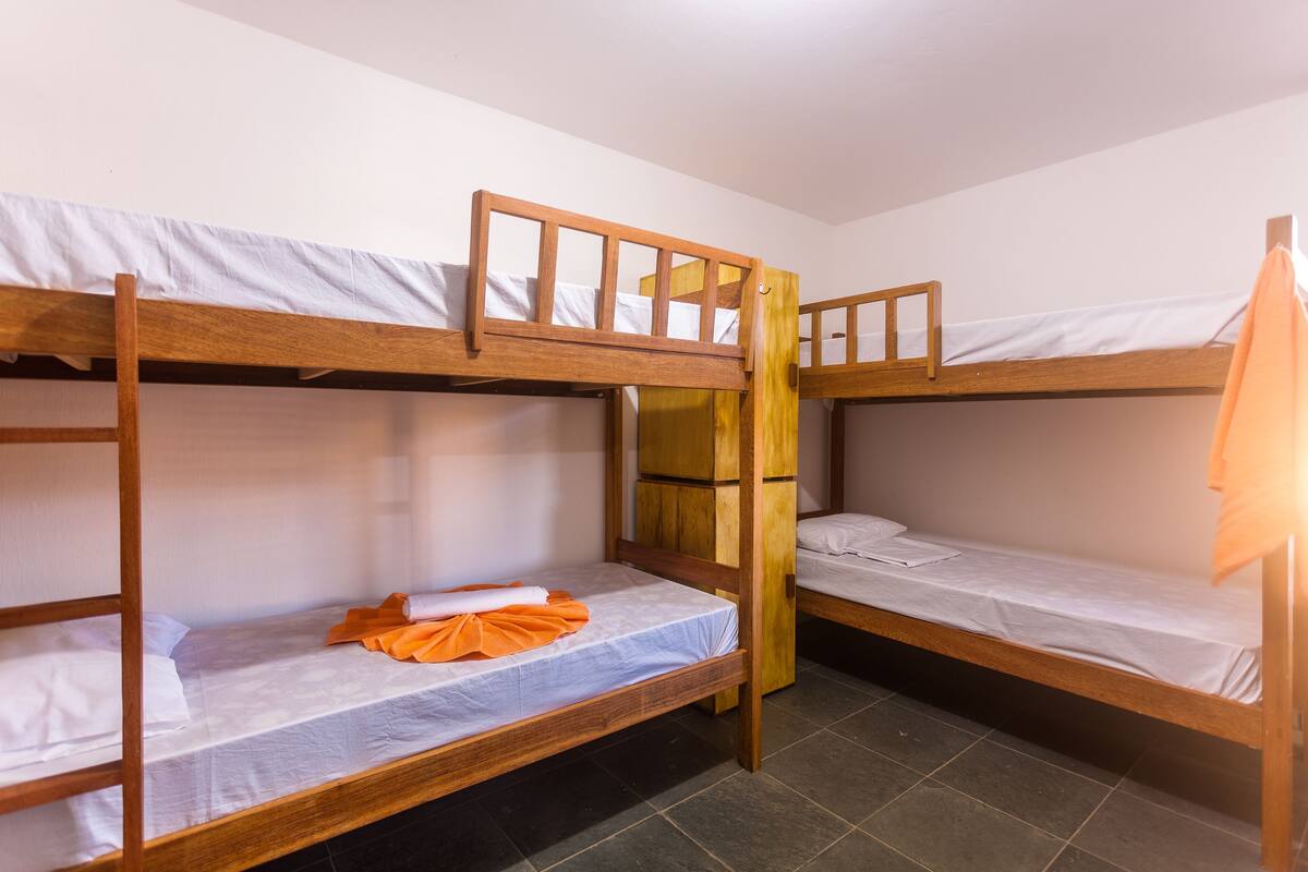 Shared Dormitory, Men only