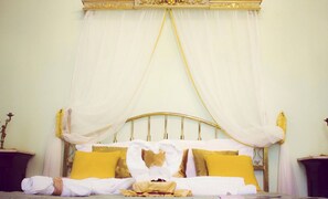 Double Room (Donna Teresa) | Cots/infant beds, rollaway beds, free WiFi