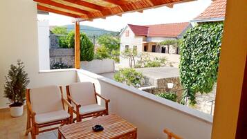 Apartment, 1 Schlafzimmer, eigener Pool | Balkon