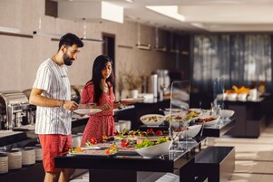 Free daily buffet breakfast