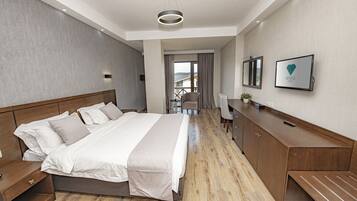 Chambre Premium | Minibar, coffres-forts dans les chambres, bureau