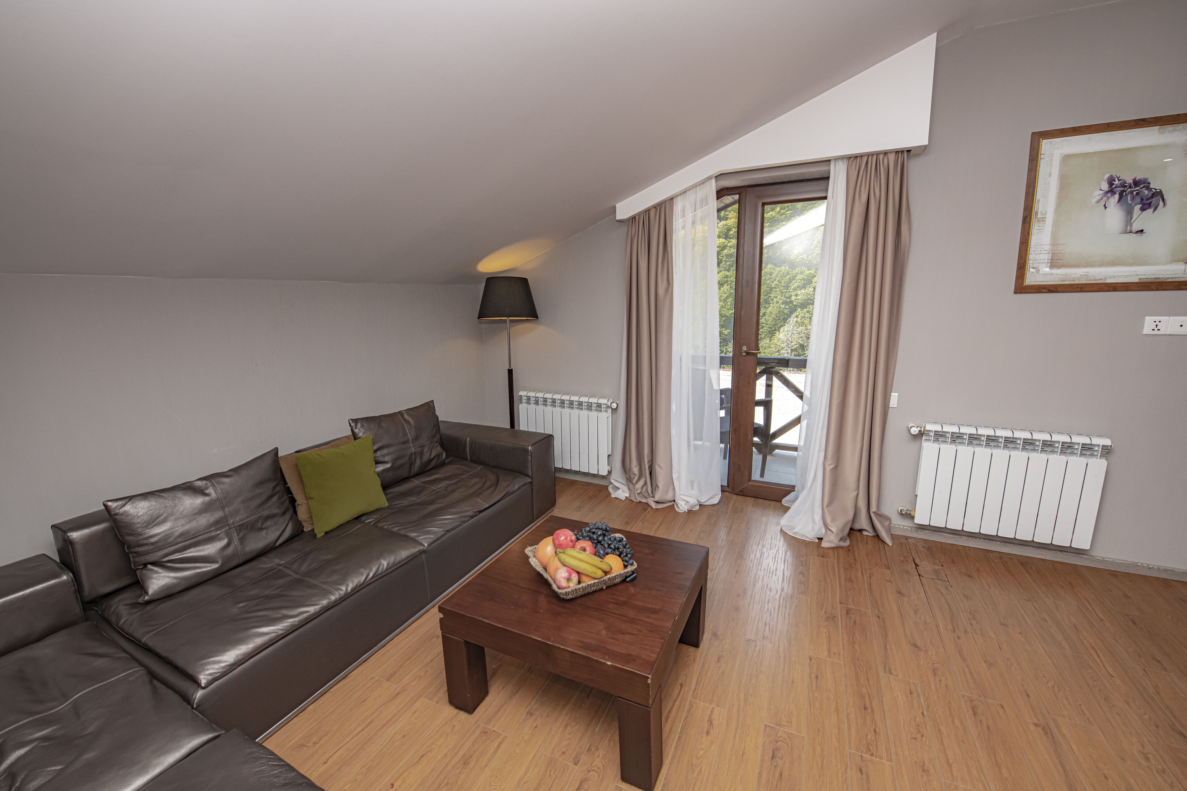 家庭複式房屋, 2 間臥室 | 起居區 | 電視、 DVD 播放機