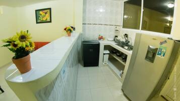 Apartamento 101- 2 Bedrooms | Caja de seguridad en la habitación y muebles diferentes