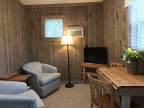 Deluxe Cabin, 2 Double Beds, Microwave and Refrigerator (Cabin 6) | Individually decorated, individually furnished, desk, laptop workspace - Cedar Ridge Cabins (Honor)